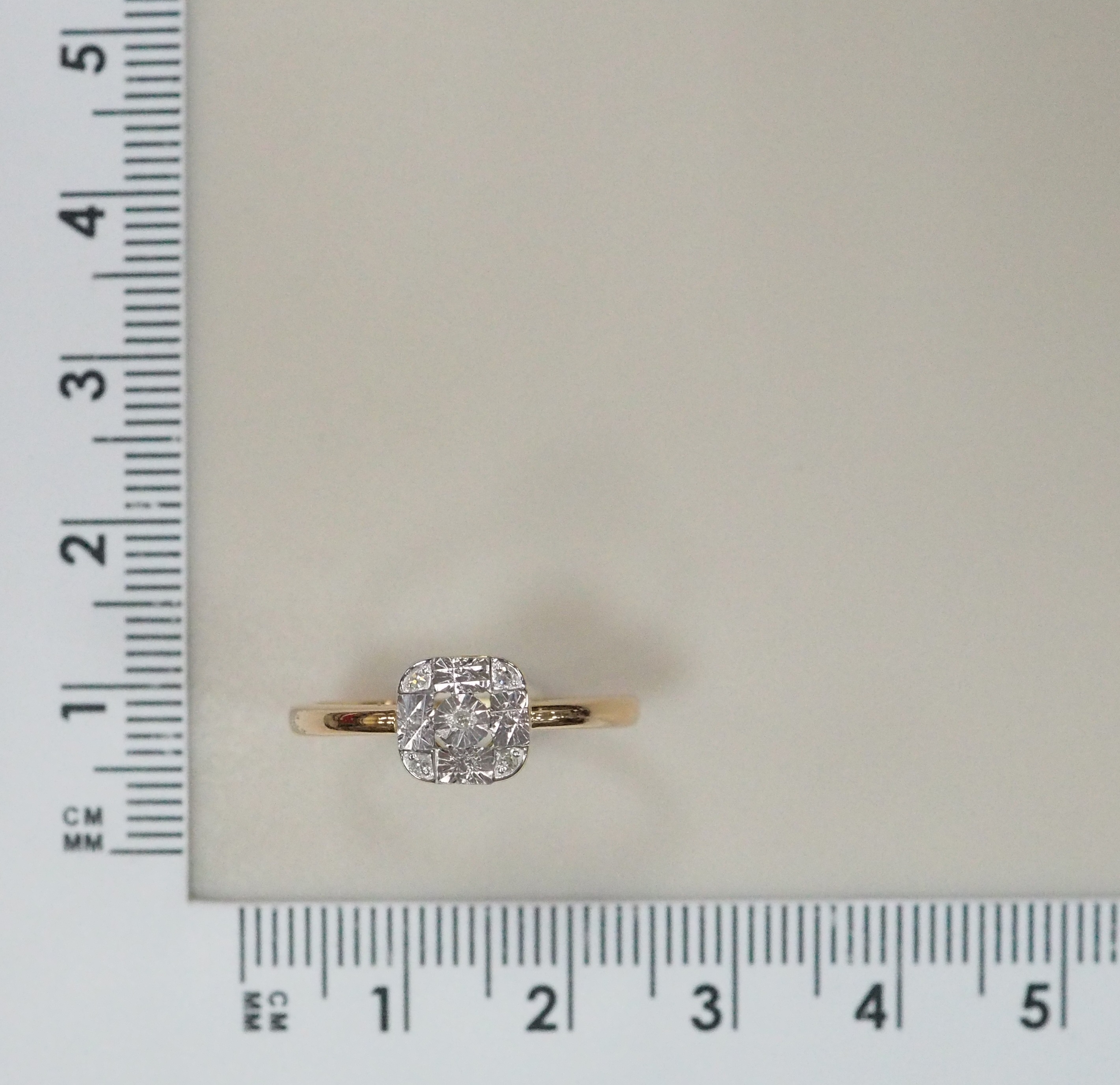 Серебряное кольцо с бриллиантами